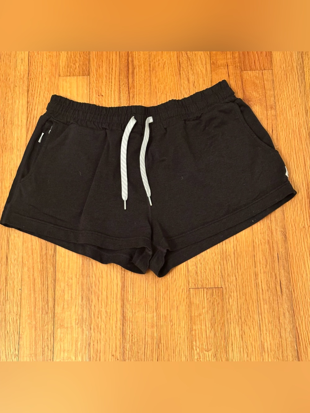 Vuori Halo Performance Shorts in black, size S (n)